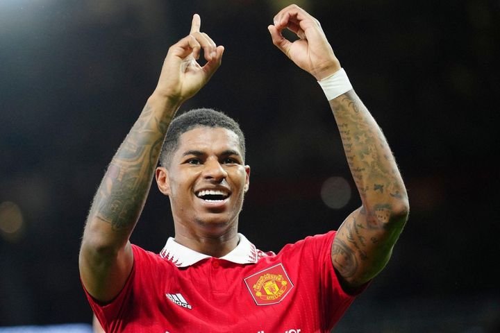 Rashford sao chép cách ăn mừng của Ronaldo