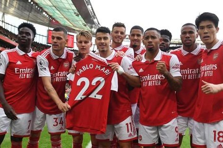 Arsenal đòi lại ngôi đầu bằng màn trình diễn bùng nổ nhất thời hậu Arsene Wenger