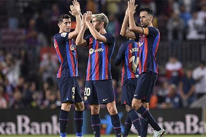 Barcelona gạch tên Lewandowski, triệu tập 4 sao trẻ lò La Masia ở trận cuối vòng bảng Champions League