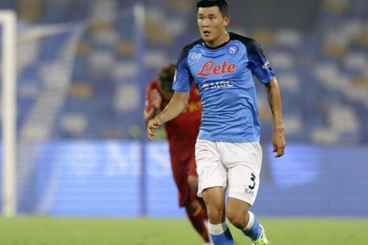 Cầu thủ từng đối đầu U23 Việt Nam lọt top 10 trung vệ hay nhất thế giới