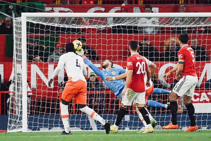De Gea bắt xuất thần, MU thắng nghẹt thở