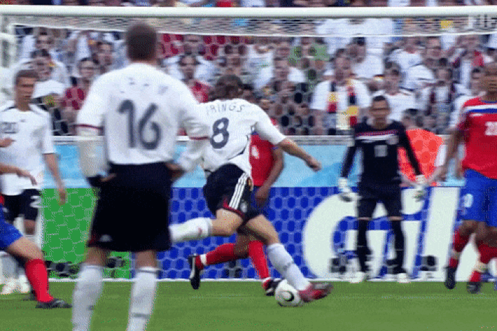 10 cú sút xa ngoạn mục trong lịch sử World Cup