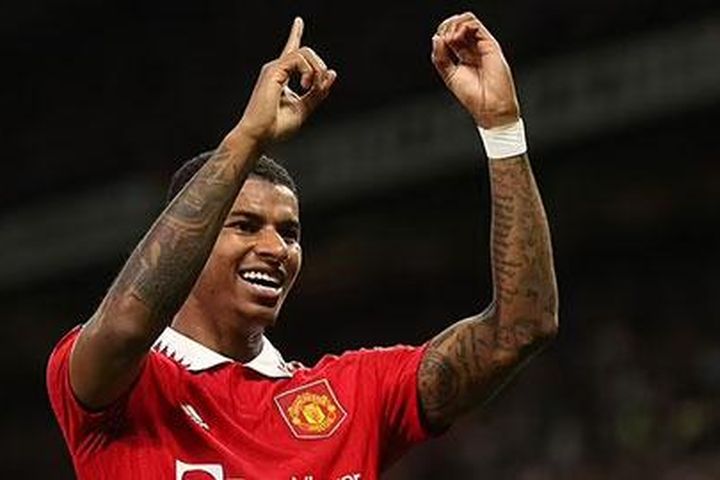 Man United sắp 'trói chân' Rashford