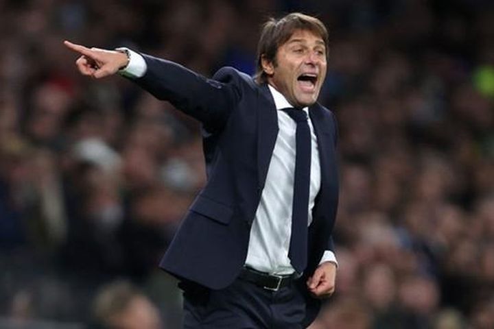 Tottenham gặp khó vì thiếu HLV Conte