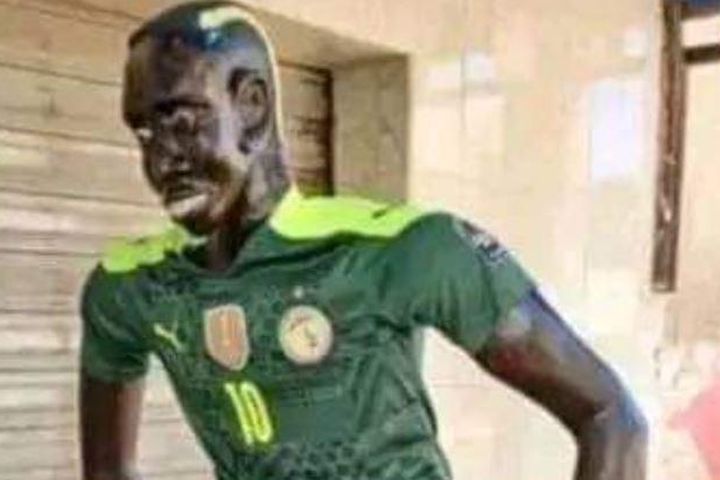 Tượng Sadio Mane bị chê xấu