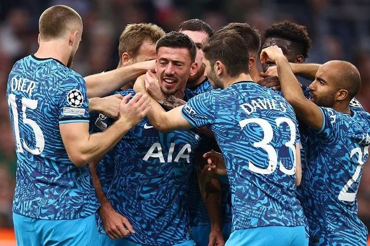Champions League: Tottenham, Eintracht Frankfurt vào vòng 1/8; Bayern Munch lập kỷ lục