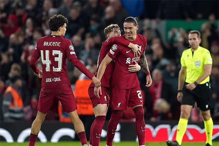 Liverpool cắt mạch bất bại của Napoli, Salah dẫn đầu danh sách vua phá lưới