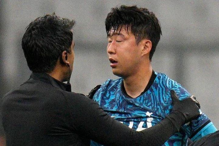 Son Heung-min phải phẫu thuật