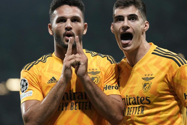 PSG mất ngôi đầu vào tay Benfica như thế nào?