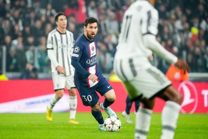 CĐV Juventus vỗ tay vì Messi