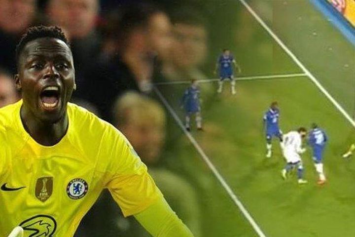 Edouard Mendy bị ví như 'ma cà rồng' sau khi Chelsea thủng lưới