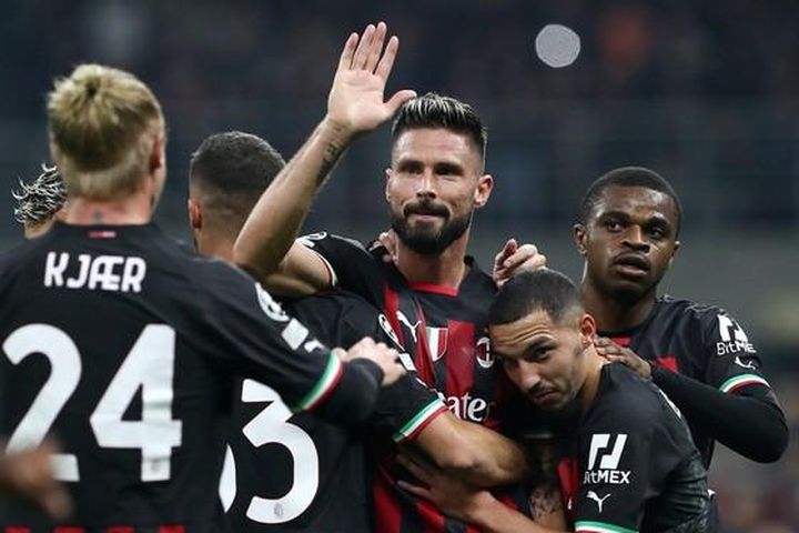 Giroud giúp AC Milan trở lại vòng knock-out sau 9 năm