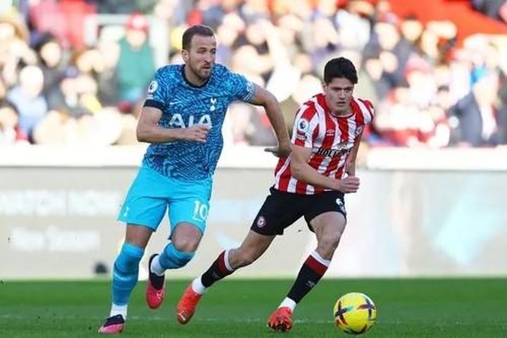 Harry Kane và Hojbjerg giúp Tottenham lội ngược dòng ở Brentford
