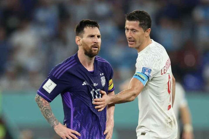 Lewandowski thừa nhận muốn thi đấu cùng Messi