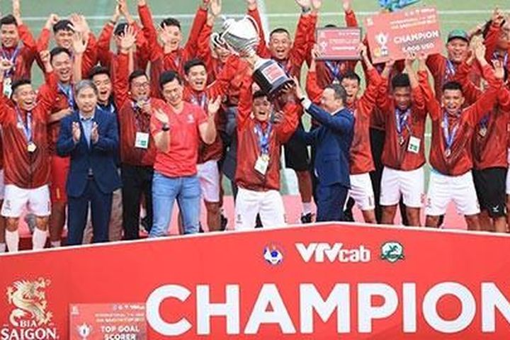 Đội tuyển chọn Việt Nam giành chức vô địch giải sân 7 người quốc tế; HLV Malaysia yêu cầu tập kín trước trận gặp Việt Nam