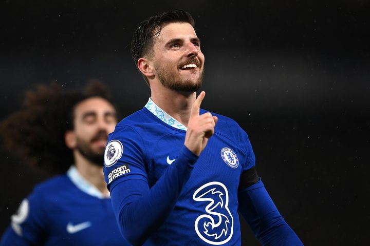Chelsea áp sát Liverpool sau trận thắng 2-0