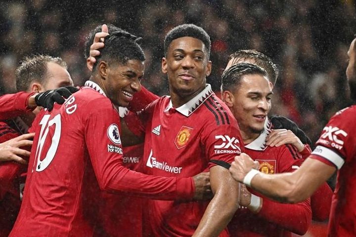 Thắng dễ Nottingham Forest, Quỷ đỏ áp sát tốp 4