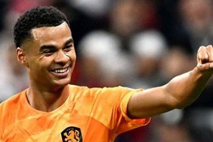 Lý do Liverpool cướp được Gakpo trên tay Man United