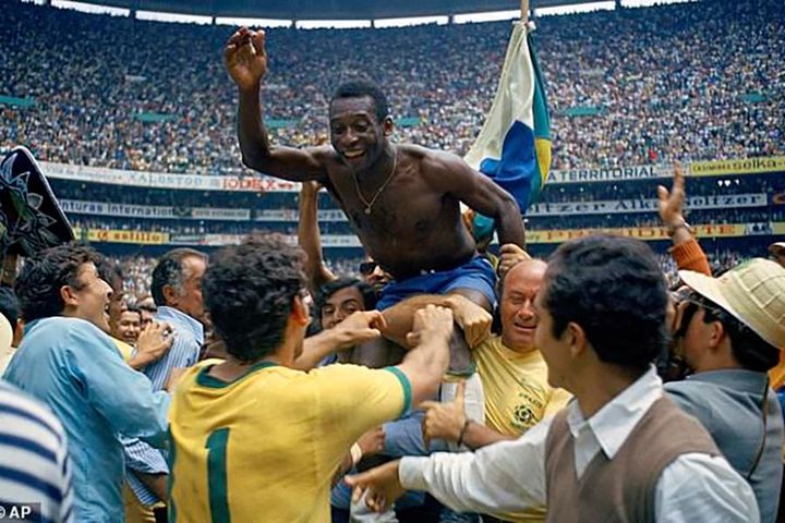 Messi, Ronaldo, Neymar, Mbappe và nhiều huyền thoại khác vĩnh biệt Pele