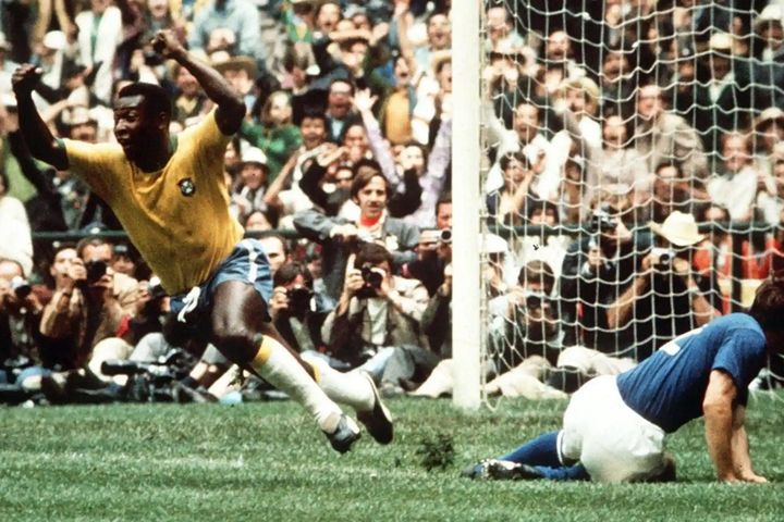 Sự nghiệp rực rỡ của Vua bóng đá Pelé