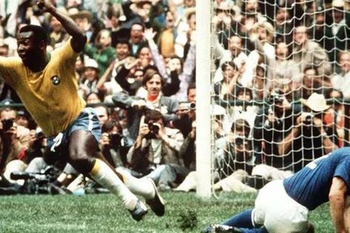 Nhìn lại 5 khoảnh khắc ấn tượng tại World Cup của 'vua bóng đá' Pele