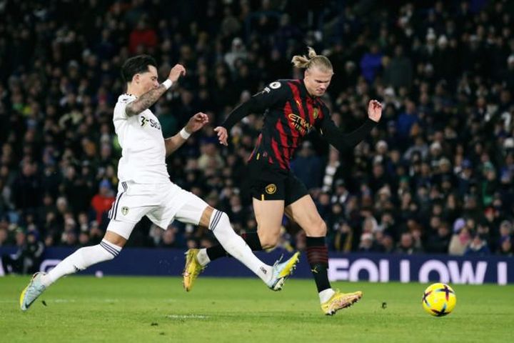 Khó tin: Haaland ghi bàn nhiều hơn… cả đội Chelsea tại Premier League