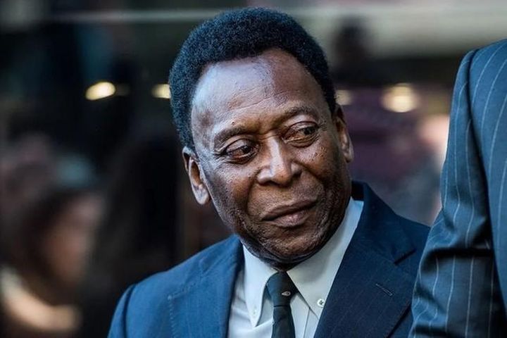 'Vua bóng đá' Pele qua đời ở tuổi 82