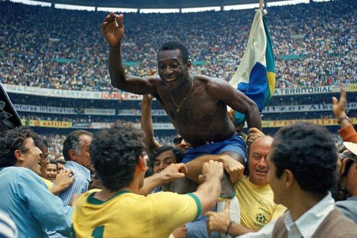 Những di sản khổng lồ không chỉ với bóng đá của huyền thoại Pele