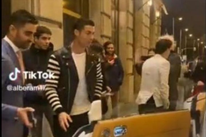Ronaldo lộ clip dẫn bạn gái về Madrid ăn chơi, bao giờ ra mắt CLB mới?
