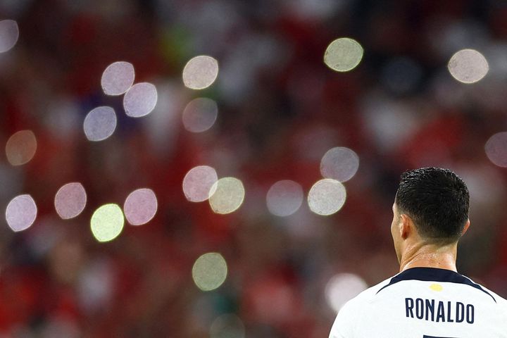 Ronaldo rời MU và những sự kiện bóng đá nổi bật nhất năm 2022