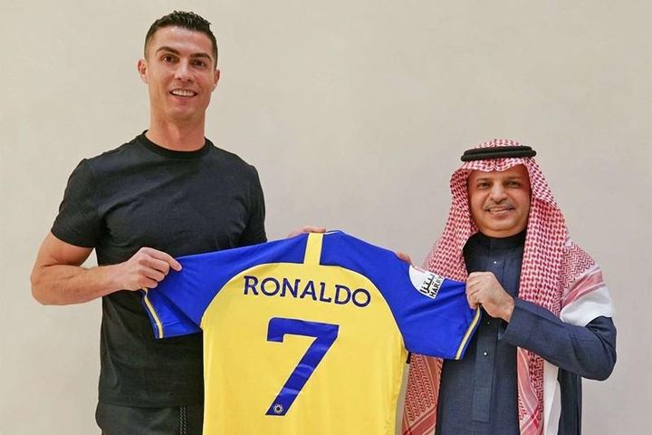 Ronaldo chấp nhận dưỡng già ở Saudi Arabia