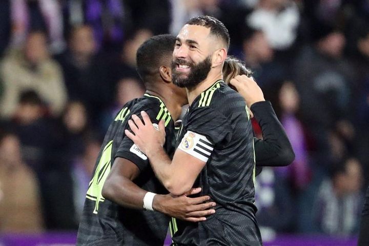 Benzema lập cú đúp, Real Madrid trở lại ngôi đầu La Liga