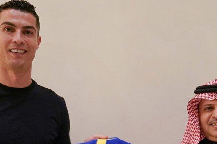 Ronaldo chính thức gia nhập Al-Nassr với bản hợp đồng lịch sử