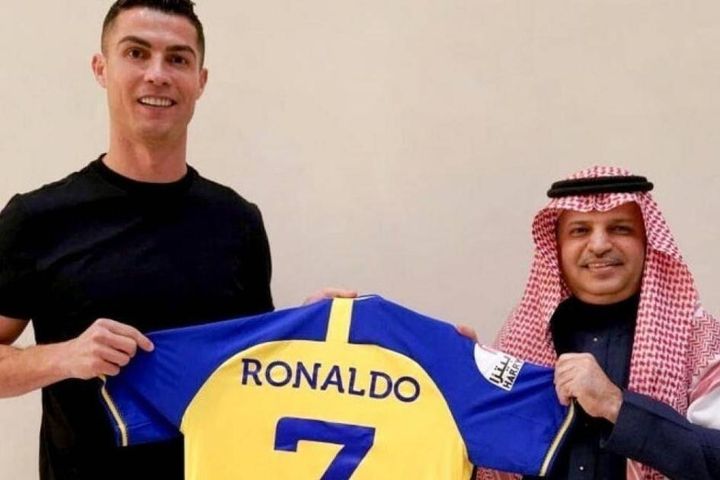 Sang Ả Rập Xê Út thi đấu, Ronaldo khiến Messi 'hít khói' về thu nhập