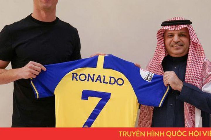 Ronaldo chính thức gia nhập Al Nassr, nhận lương khủng nhất lịch sử