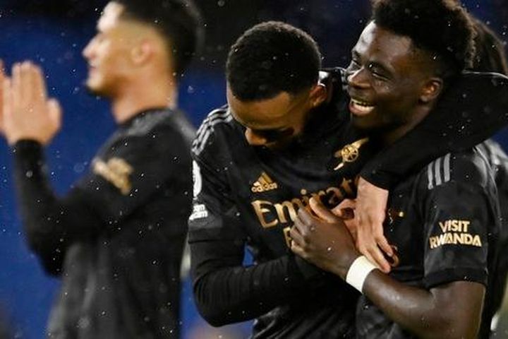 Arsenal mở đại tiệc 6 bàn, vững ngôi đầu Ngoại hạng Anh