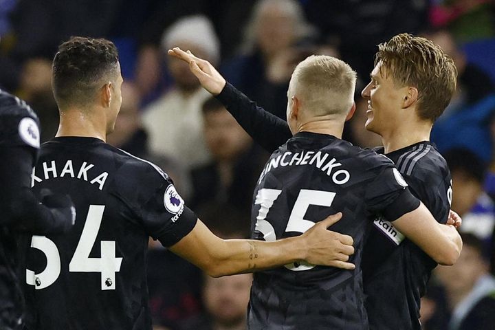 Thắng dễ 4-2 trên sân Brighton, Arsenal độc chiếm ngôi đầu Ngoại hạng Anh
