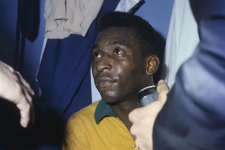 Pele: 'Bóng đá đã bị bạo lực làm cho trở nên dị dạng'
