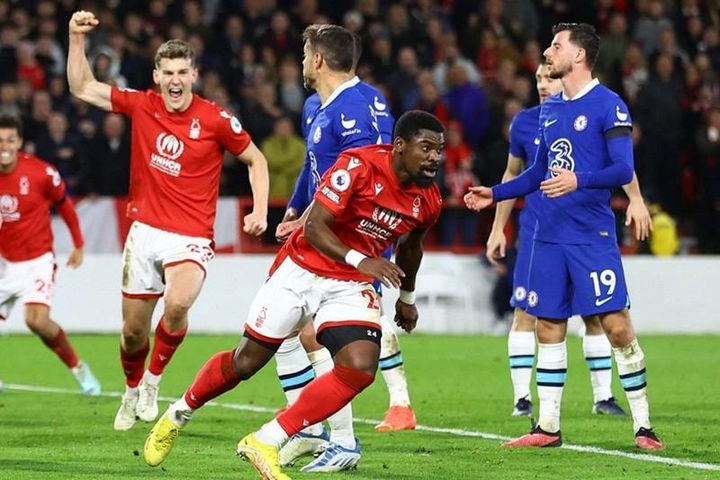 Chelsea lại gây thất vọng, rời xa dần tốp 4