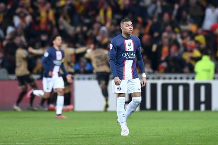 PSG thua sốc ngay ngày đầu năm mới