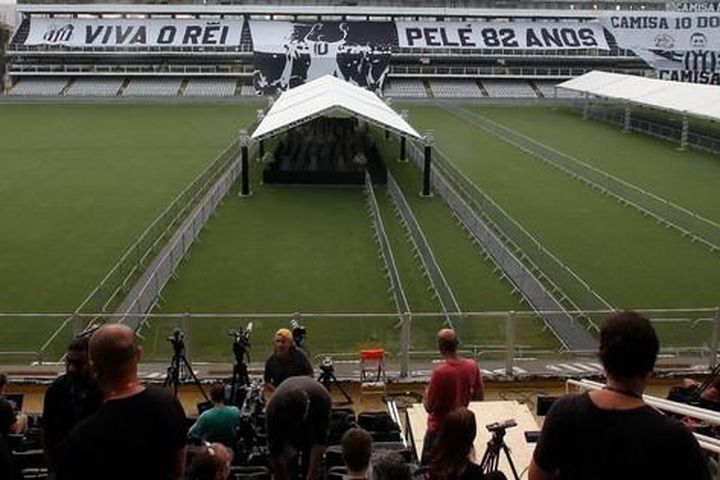 Brazil tiễn biệt Pele với lễ rước linh cữu dài 24 giờ, người mẹ 100 tuổi chưa biết con qua đời