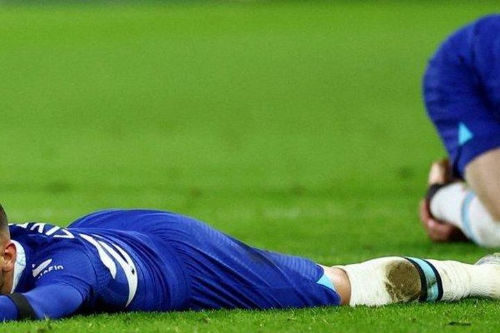Cơn bão chuyển nhượng vẫn chưa thể giúp Chelsea khởi sắc
