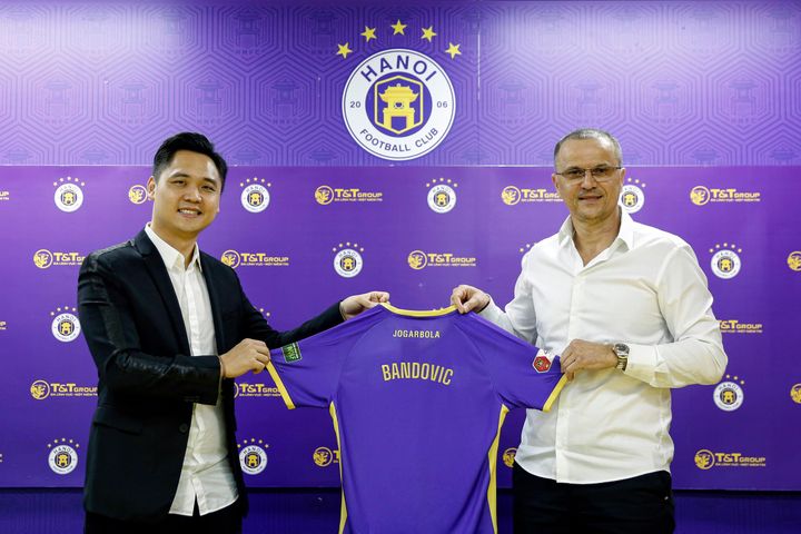 CLB Hà Nội có huấn luyện viên mới