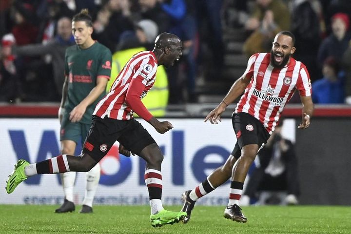 Kết quả bóng đá hôm nay 3/1: Liverpool thua sốc