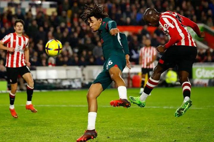Liverpool thua đậm trên sân Brentford