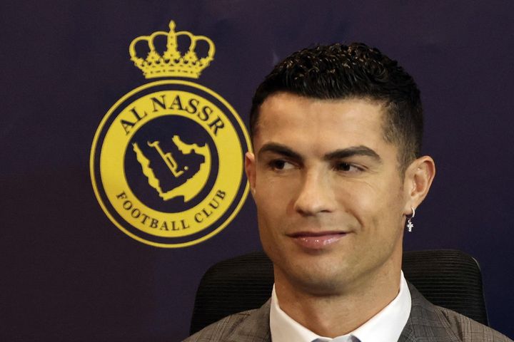 Ronaldo nói gì trong ngày ra mắt Al Nassr?