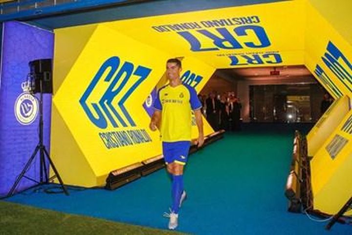 Hình ảnh Ronaldo ra mắt tại Saudi Arabia