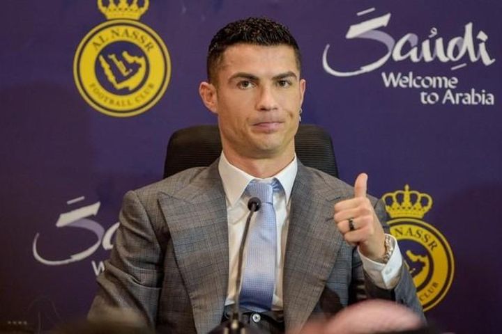 Ronaldo: 'Có rất nhiều đề nghị, nhưng tôi chọn Al Nassr'