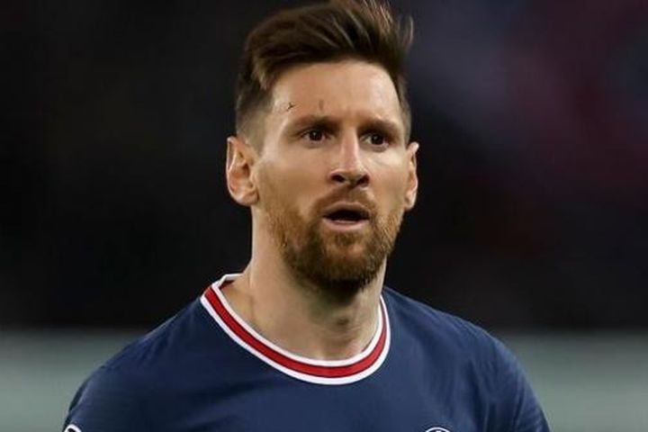 Chuyển nhượng cầu thủ ngày 4/1: Real Madrid gia hạn Toni Kroos; Messi sớm ký tiếp PSG; MU hỏi mua Dani Olmo