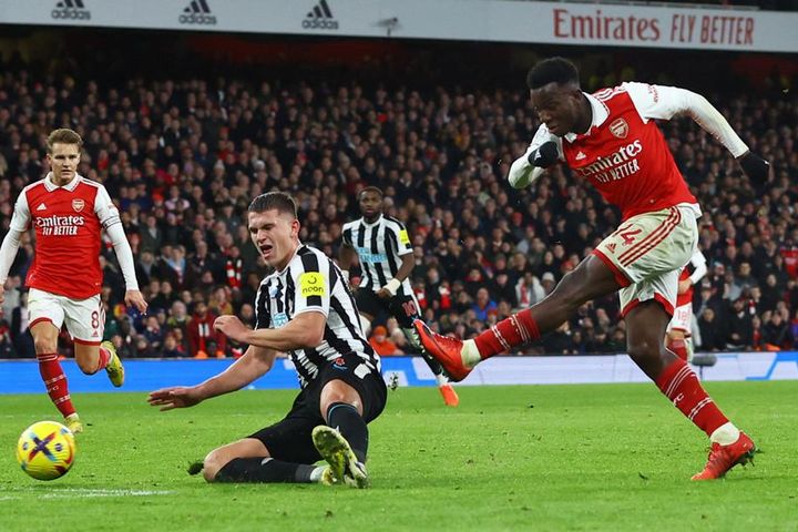 Newcastle cắt đứt mạch thắng của Arsenal